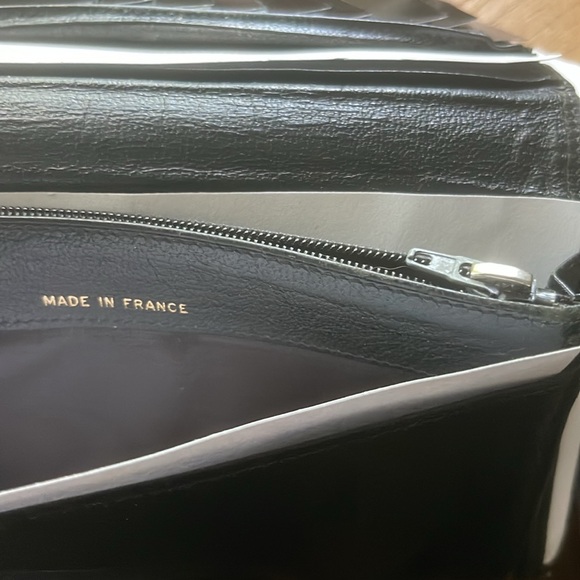 Authentic Chanel Wallet #5916398 - Picture 15 of 16